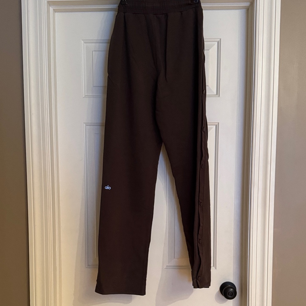 ALO Yoga Brown Snap-Detail Track Pants - Picture 4 of 9
